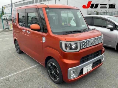 DAIHATSU WAKE