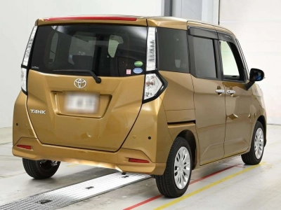 TOYOTA TANK