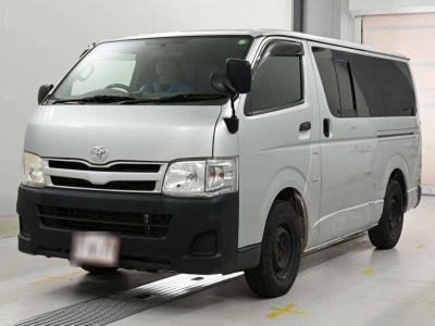 TOYOTA HIACE VAN