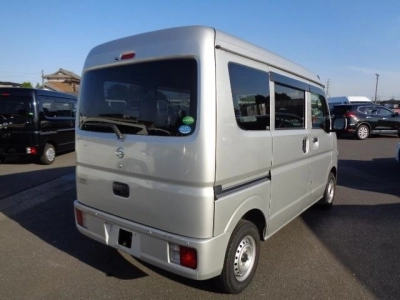 NISSAN CLIPPER VAN