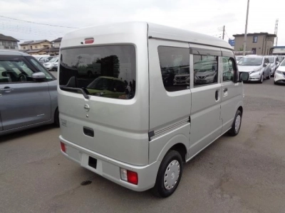 NISSAN CLIPPER VAN