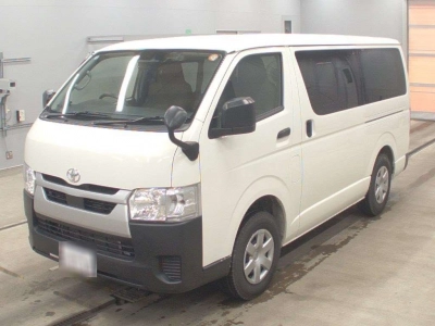 TOYOTA HIACE VAN