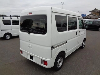 NISSAN CLIPPER VAN