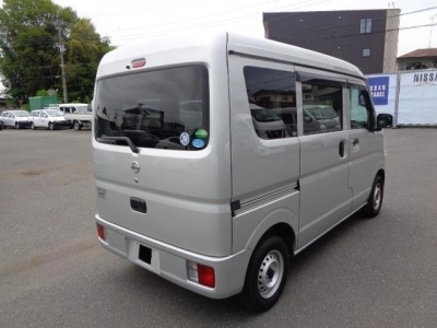 NISSAN CLIPPER VAN