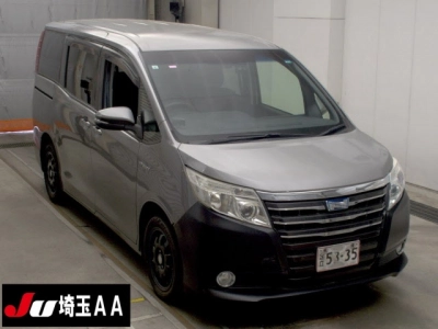 TOYOTA NOAH