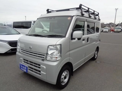 NISSAN CLIPPER VAN