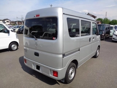 NISSAN CLIPPER VAN