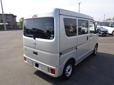 NISSAN CLIPPER VAN