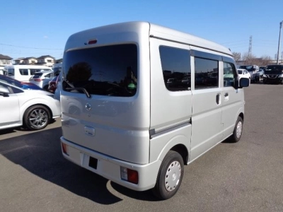 NISSAN CLIPPER VAN