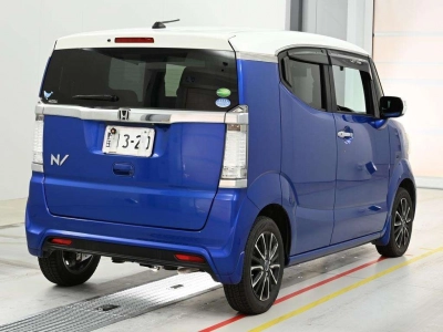 HONDA N-BOX SLASH
