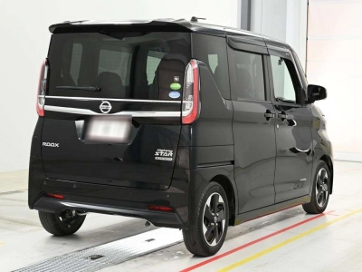 NISSAN ROOX