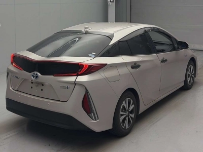 TOYOTA PRIUS PHV
