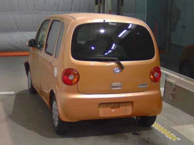 DAIHATSU MOVE LATTE