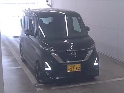 NISSAN ROOX