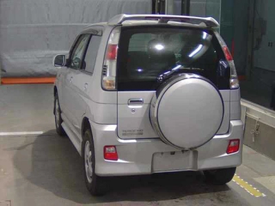 DAIHATSU TERIOS KID