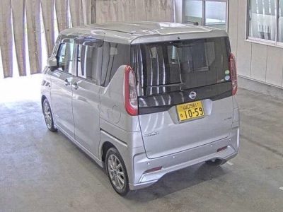 NISSAN ROOX