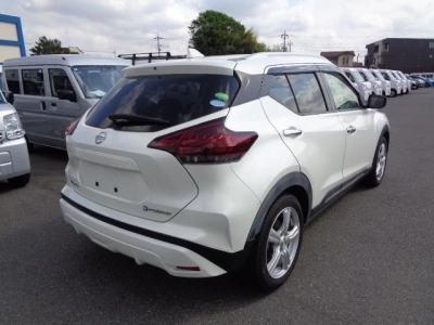 NISSAN KICKS