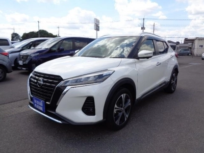 NISSAN KICKS