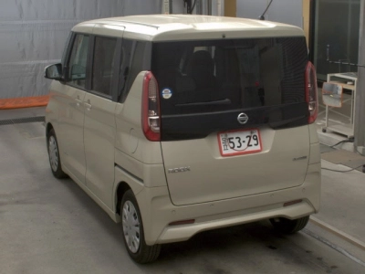 NISSAN ROOX