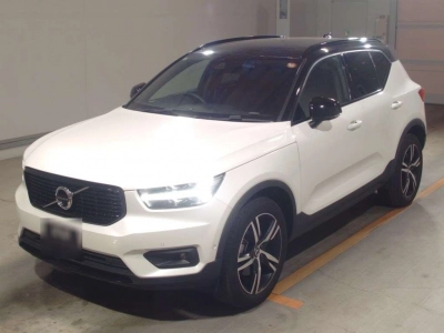 VOLVO XC40
