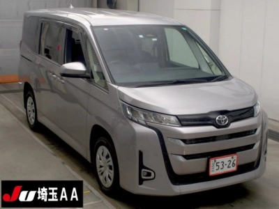 TOYOTA NOAH