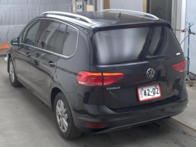 VOLKSWAGEN GOLF TOURAN