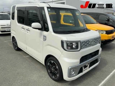 DAIHATSU WAKE