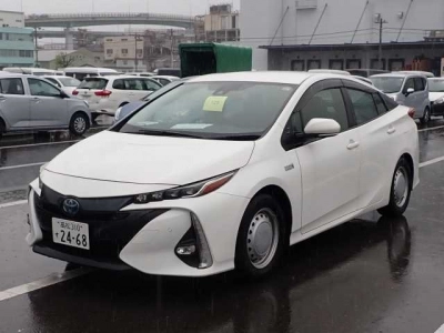 TOYOTA PRIUS PHV