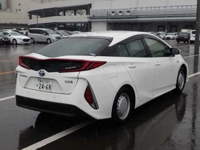TOYOTA PRIUS PHV