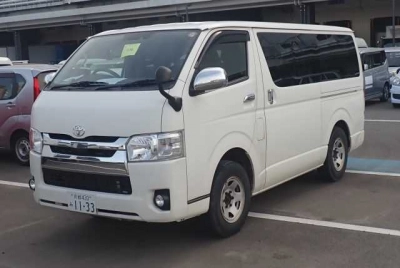 TOYOTA HIACE VAN