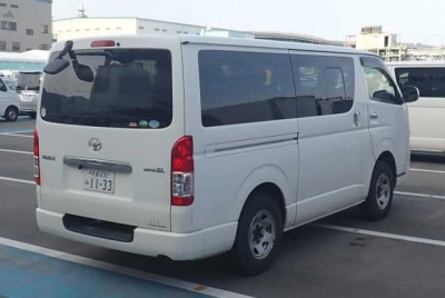 TOYOTA HIACE VAN
