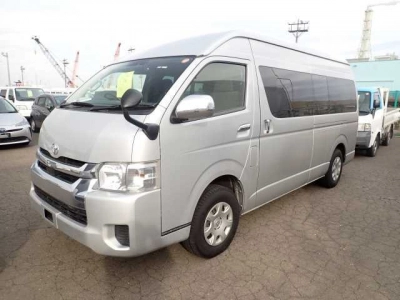 TOYOTA HIACE WAGON