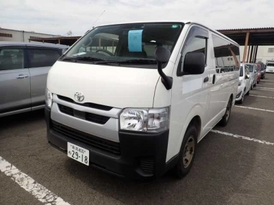 TOYOTA HIACE VAN