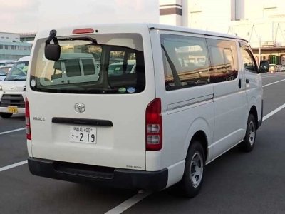 TOYOTA HIACE VAN