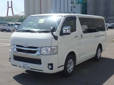 TOYOTA HIACE VAN
