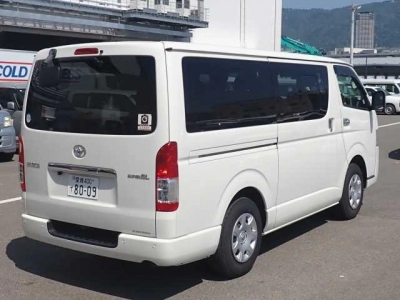 TOYOTA HIACE VAN