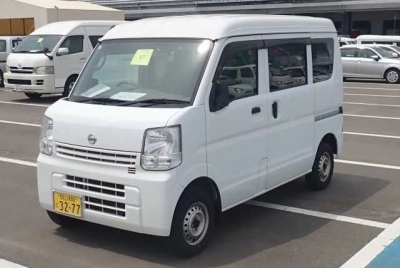 NISSAN NV100 CLIPPER