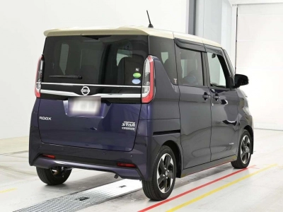 NISSAN ROOX