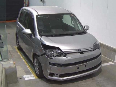 TOYOTA SPADE