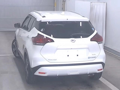 NISSAN KICKS
