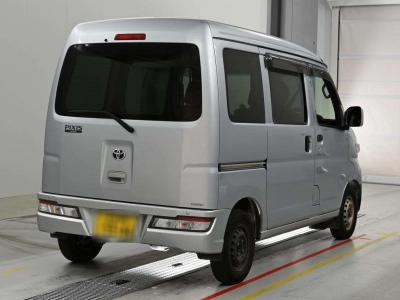 TOYOTA PIXIS VAN