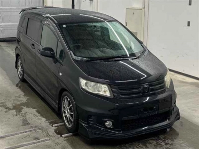 HONDA FREED SPIKE