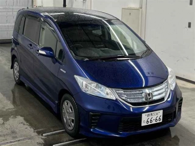 HONDA FREED HYBRID