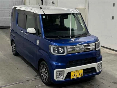 TOYOTA PIXIS MEGA