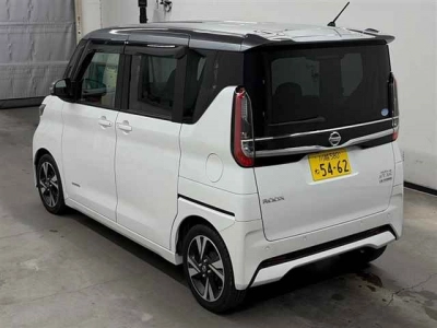 NISSAN ROOX