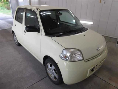 DAIHATSU ESSE