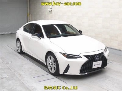 LEXUS IS