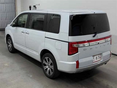 MITSUBISHI DELICA D:5