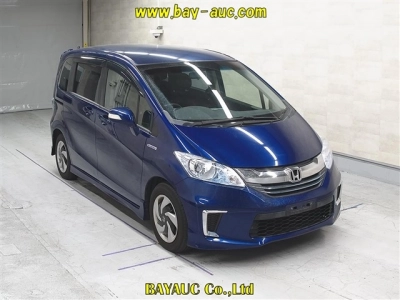 HONDA FREED HYBRID