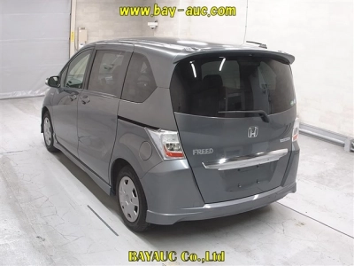 HONDA FREED HYBRID